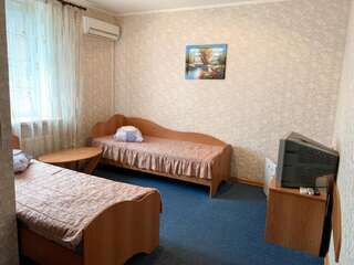 Отель Отель Ингул / Hotel Ingul Николаев Стандартный двухместный номер с 2 отдельными кроватями-2